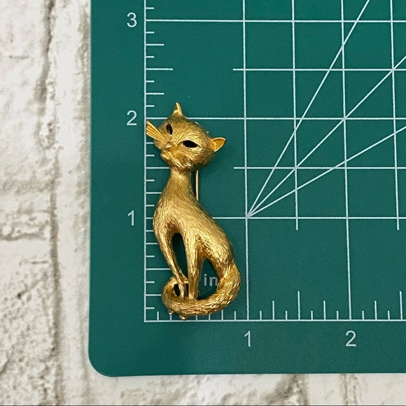 Vintage MONET Brushed Gold Tone Kitty Cat Brooch - Picture 3 of 10